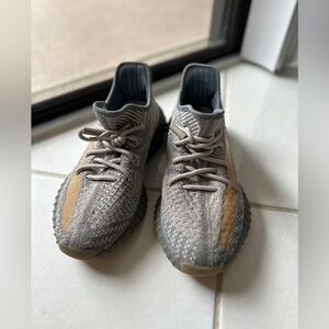 Yeezy boost 350 v2